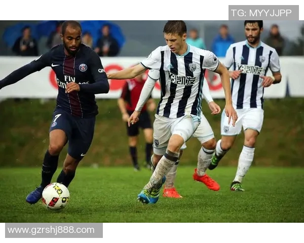 巴黎圣日耳曼迎战西布朗全力争胜展现球队实力与风采