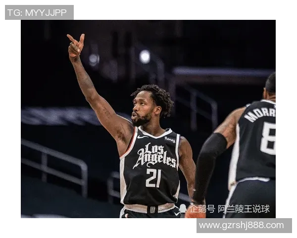 红牛与曼联激战结果揭晓球迷热议比赛精彩瞬间与战术分析 红牛与曼联激战结果揭晓球迷热议比赛精彩瞬间与战术分析