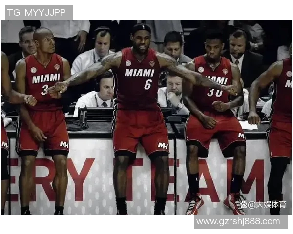 詹姆斯与韦德的传奇对决回顾与篮球友谊的深厚情谊