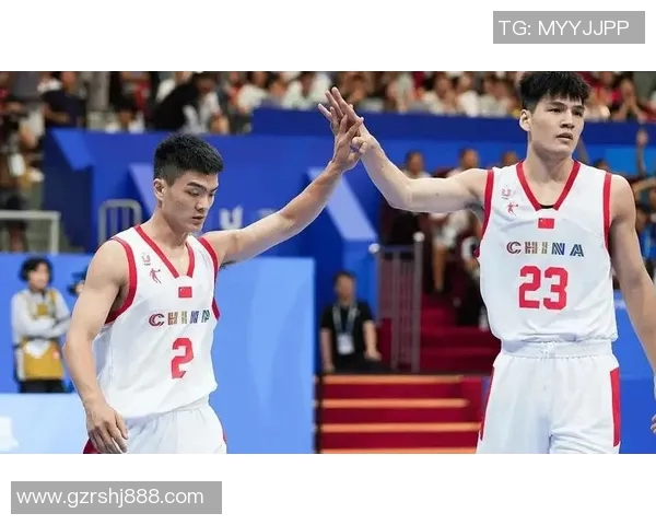 中国男篮对决立陶宛期待激烈碰撞展现篮球魅力与团队精神 中国男篮对决立陶宛期待激烈碰撞展现篮球魅力与团队精神