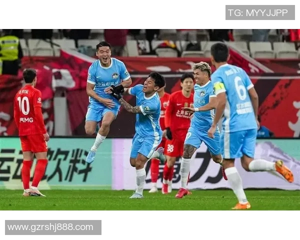 中超激战重庆队迎战山东队双方全力争夺宝贵积分展现精彩对决