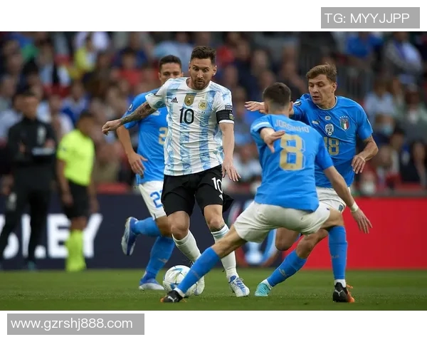 亚松森奥与利加大学的激烈对决展现南美足球的魅力与激情